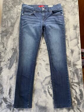 GUESS Denim Jeans Size 30 Waist Slim Leg Medium Wash Triangle Patch